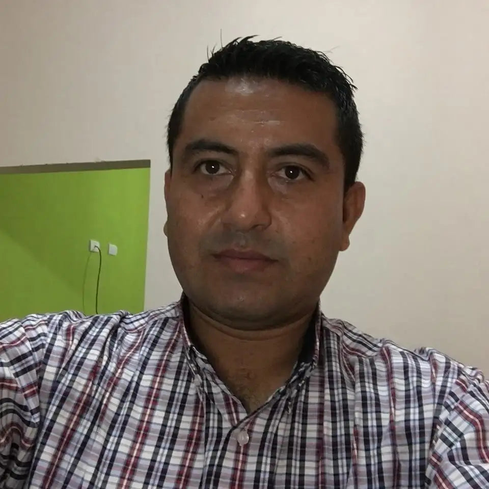 <strong>Rogelio Robles</strong>